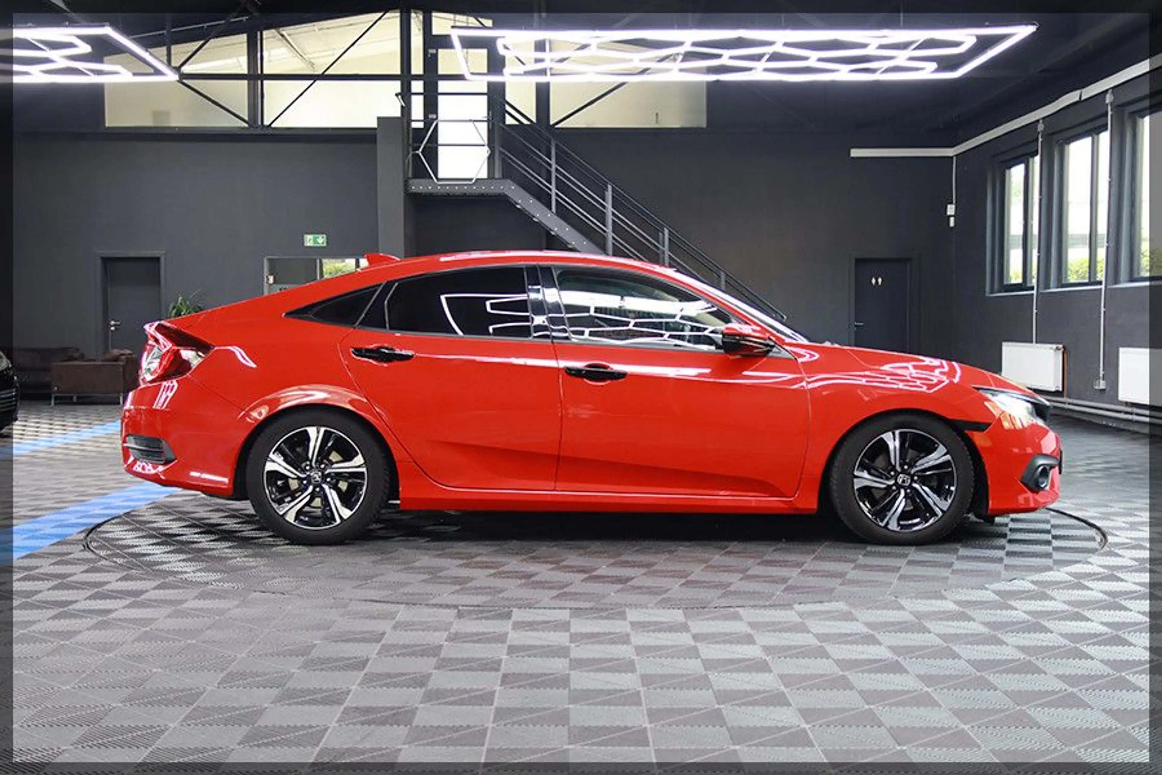 Honda Civic Lim. 1.5 Executive PANO / NAVI / CAM — photo 7