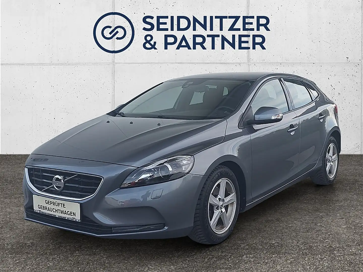 Volvo V40 D2 Kinetic Grau - 1