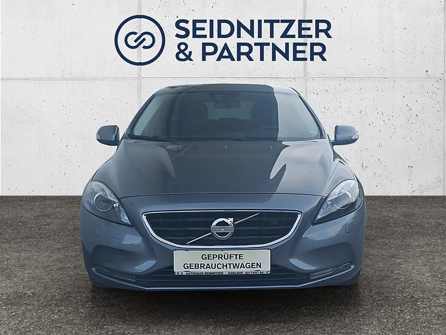 Volvo V40 D2 Kinetic Grau - 2