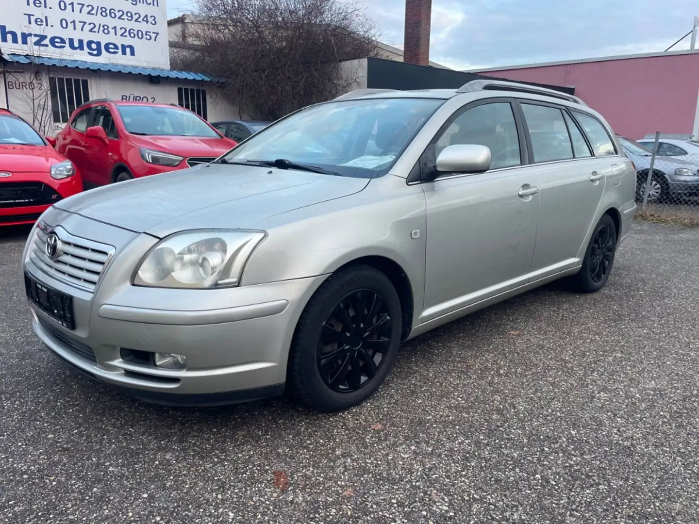 Toyota Avensis Combi Sol 2.0-l-D-4D / Tüv 12.27 / 2.Han Grau - 2