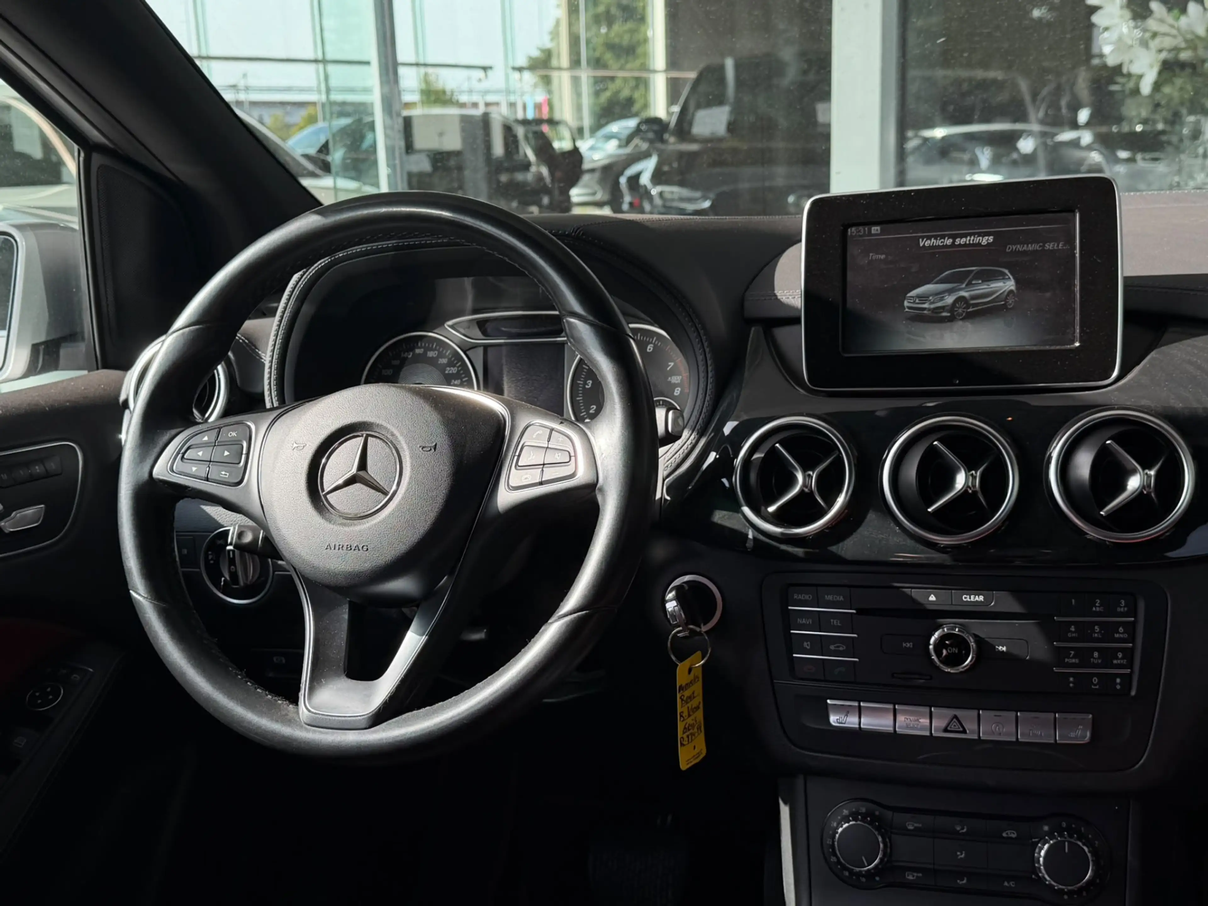 Mercedes-Benz B 180 Ambition — photo 4