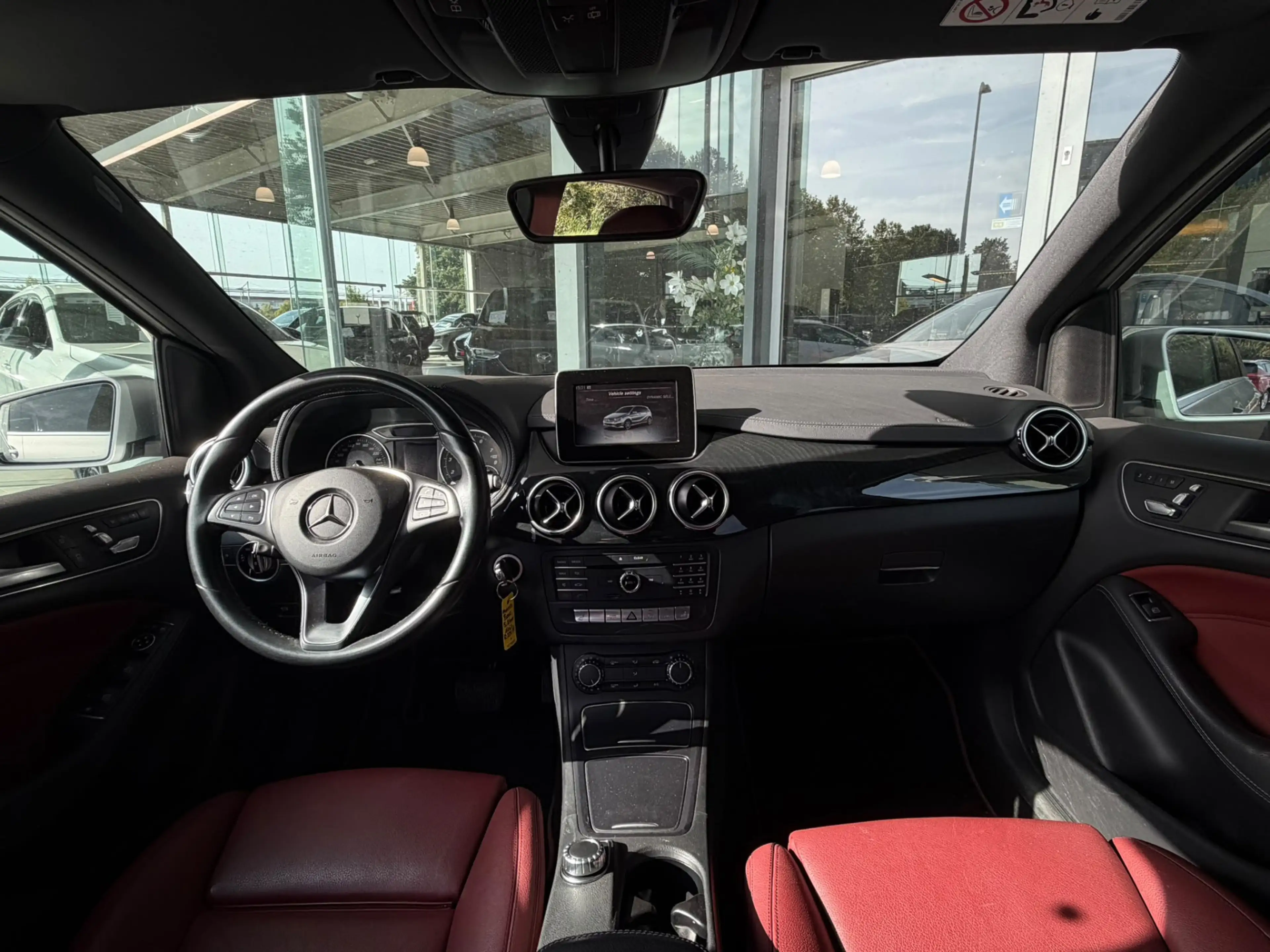 Mercedes-Benz B 180 Ambition — photo 3