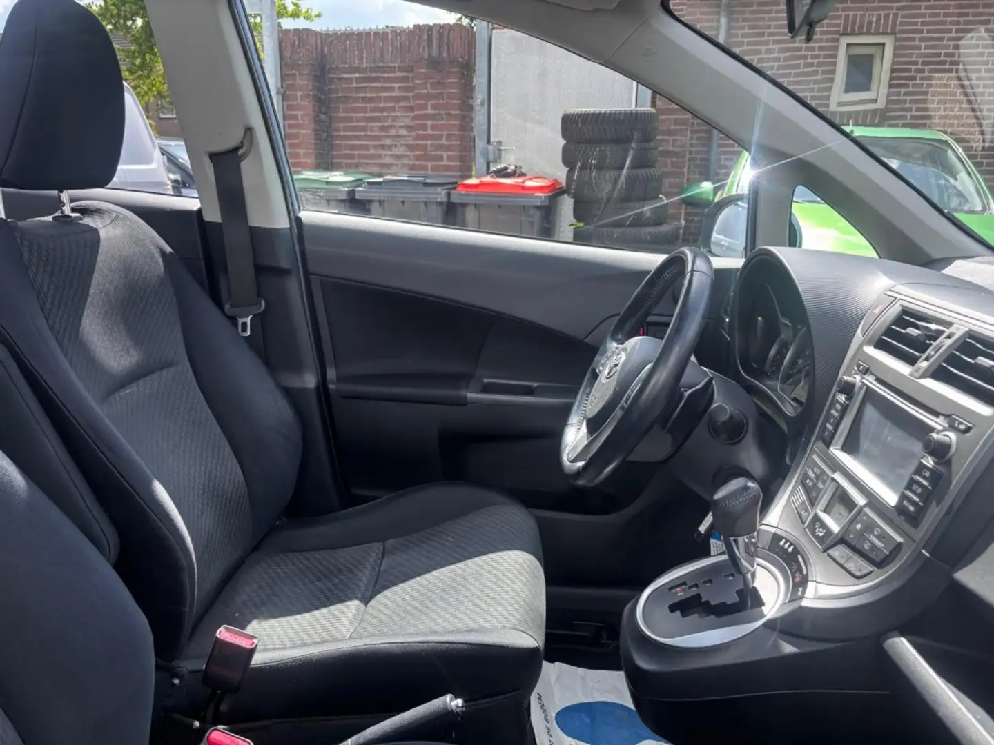 Toyota Verso-S 1.3 VVT-i Dynamic Blauw - 2