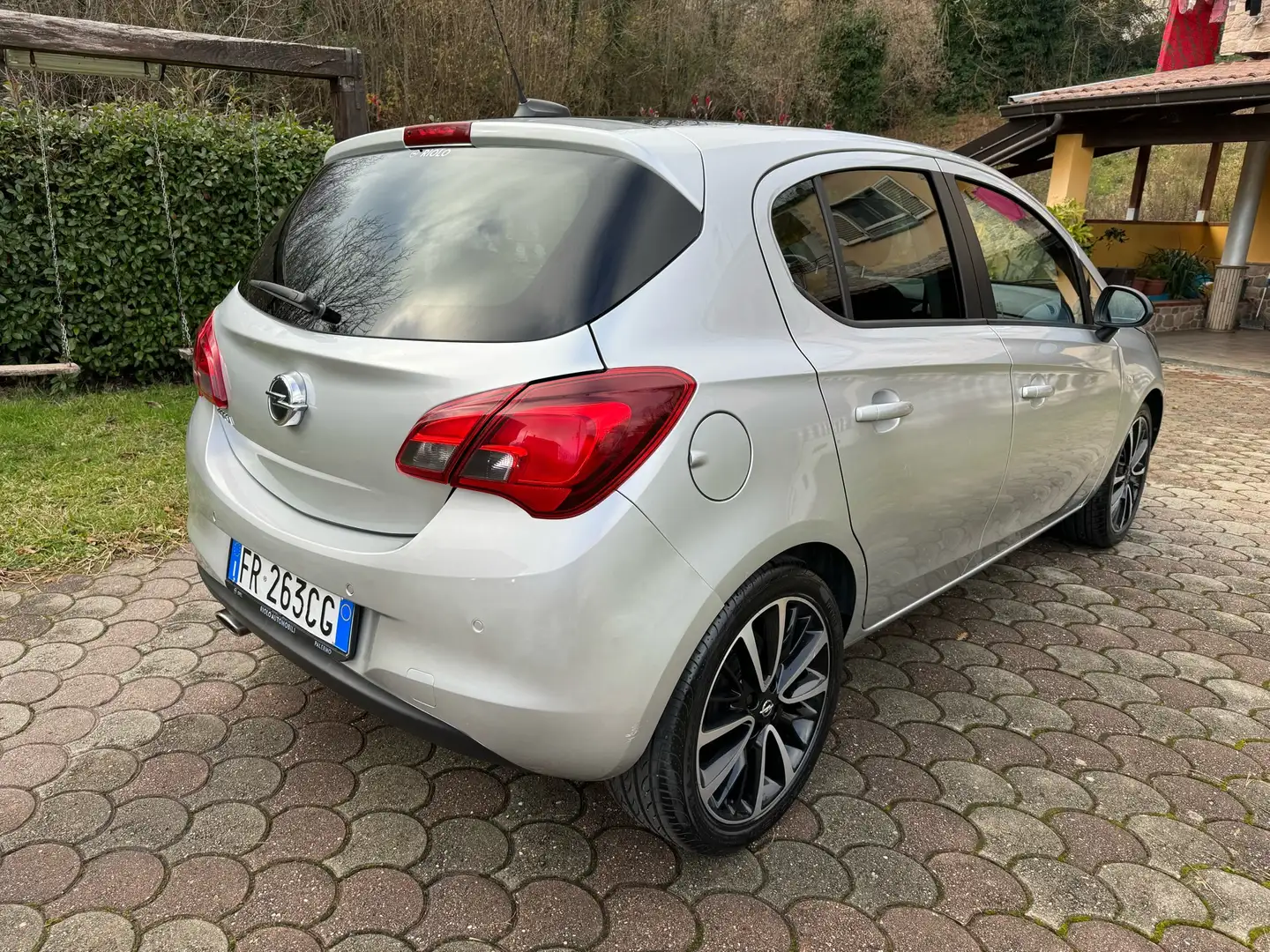 Opel Corsa 5p 1.4 b-Color 75cv Argento - 2