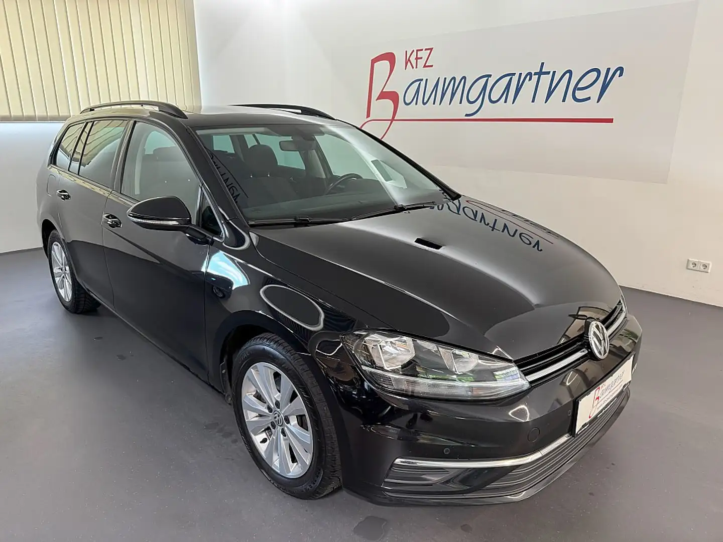 Volkswagen Golf Variant CL 1,6TDI *NAVI*ACC*PANO*Getönte Scheiben*Rückf... Noir - 1