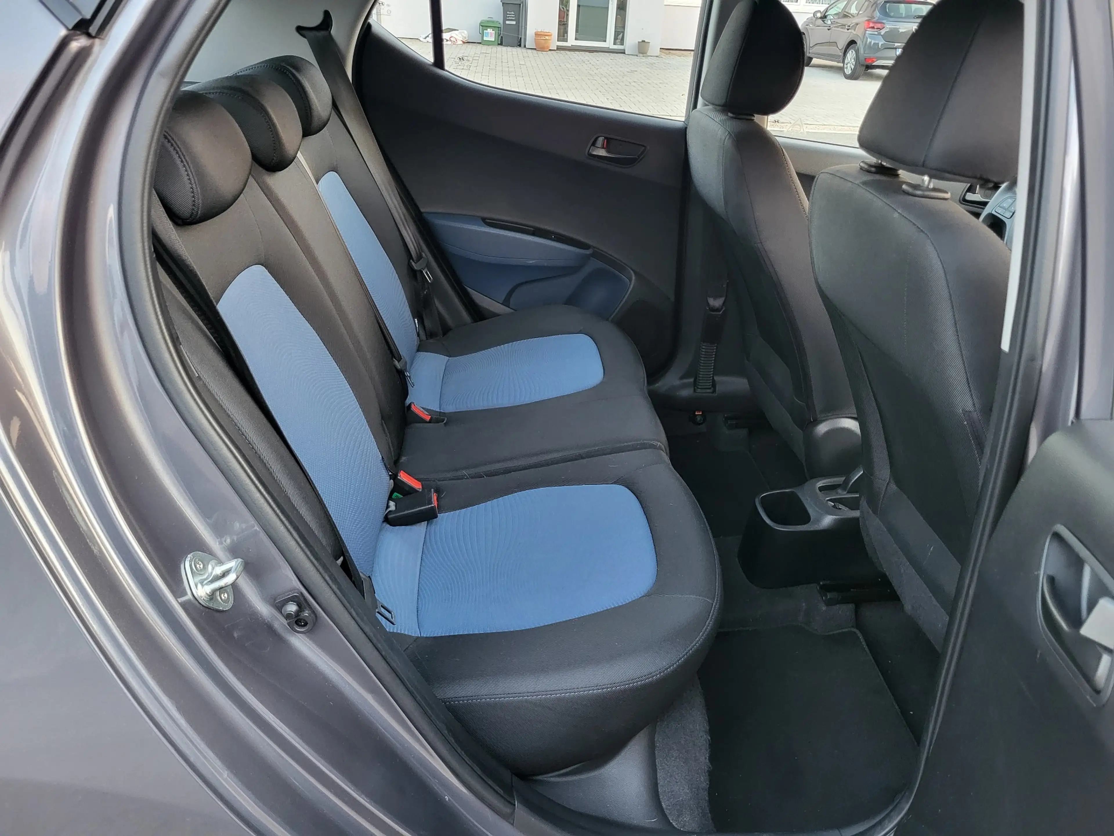 Hyundai i10 i10 1.0i Twist GO! — photo 5