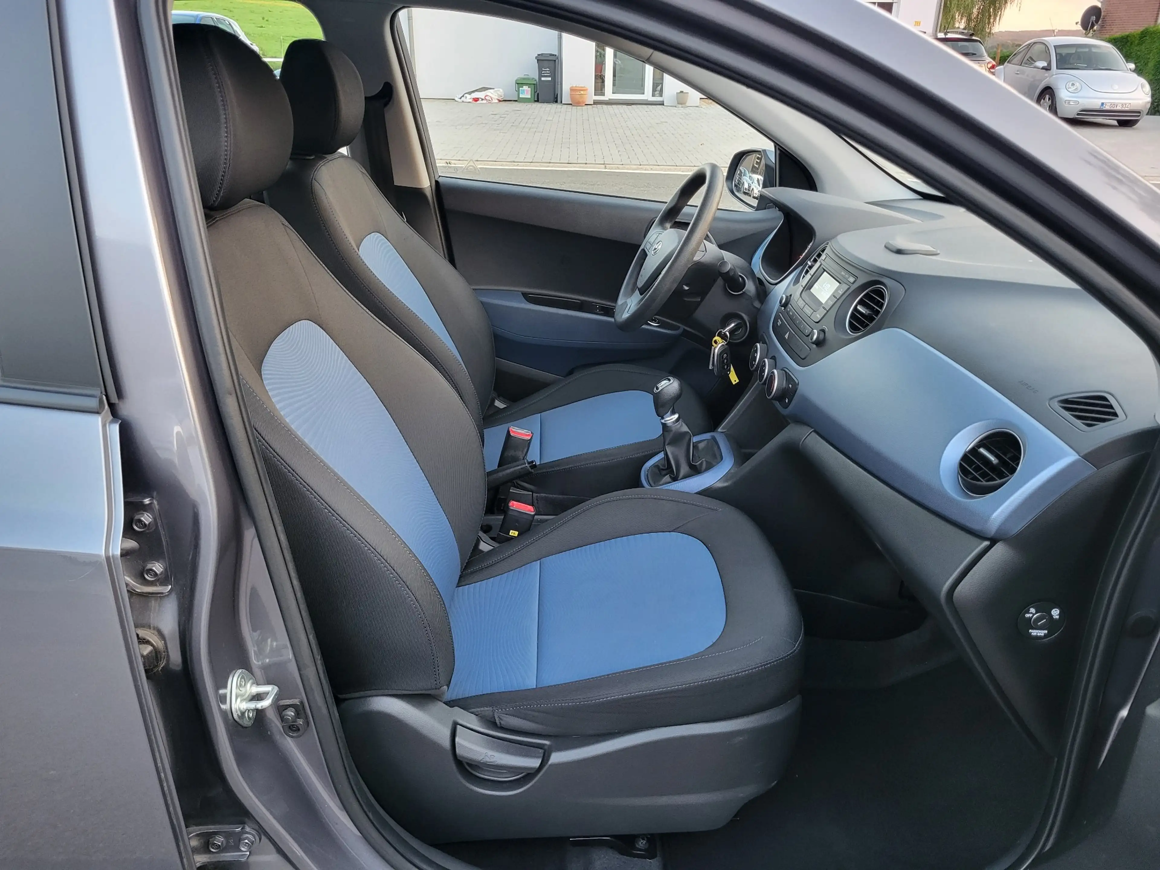 Hyundai i10 i10 1.0i Twist GO! — photo 4