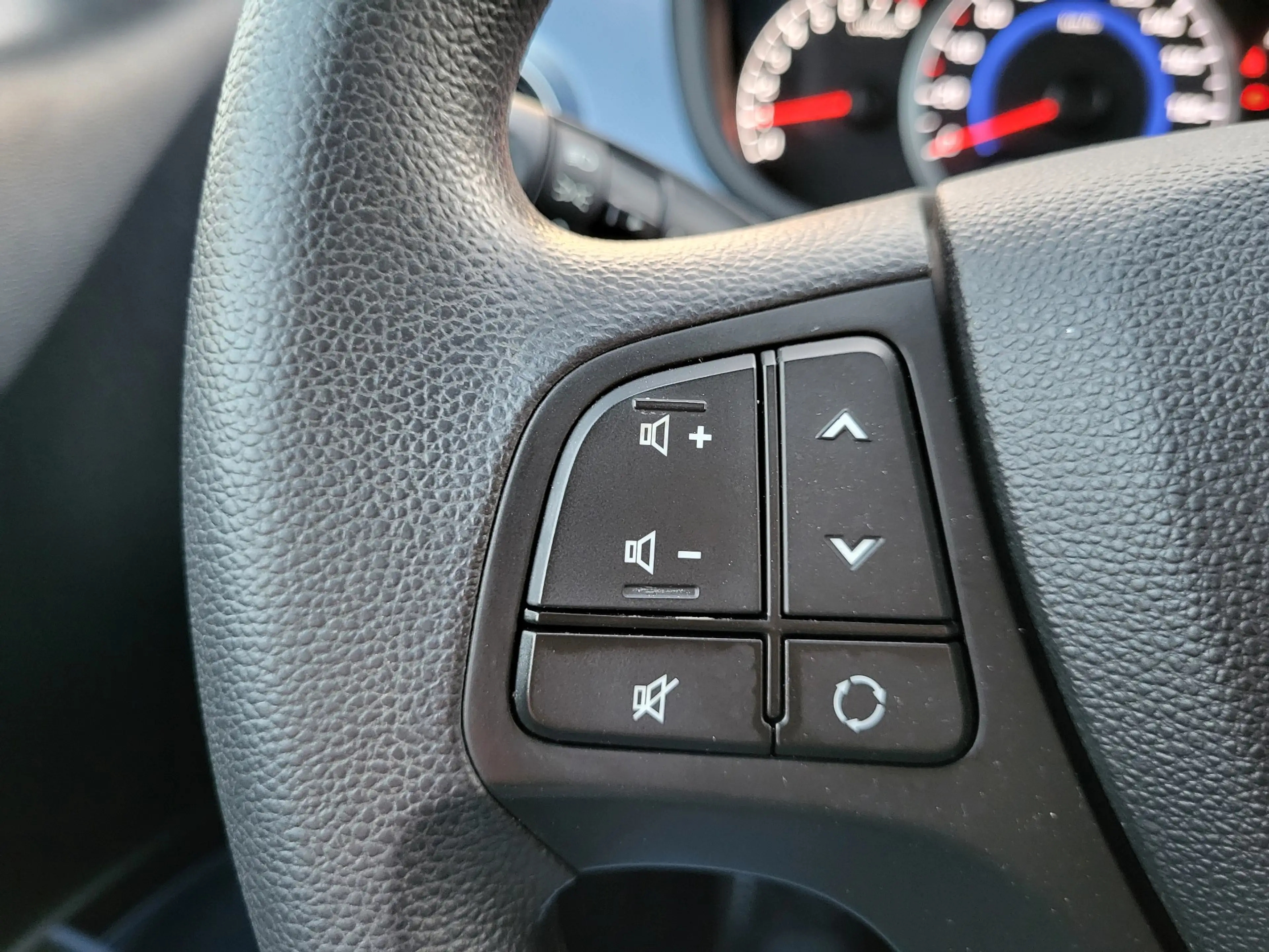 Hyundai i10 i10 1.0i Twist GO! — photo 15