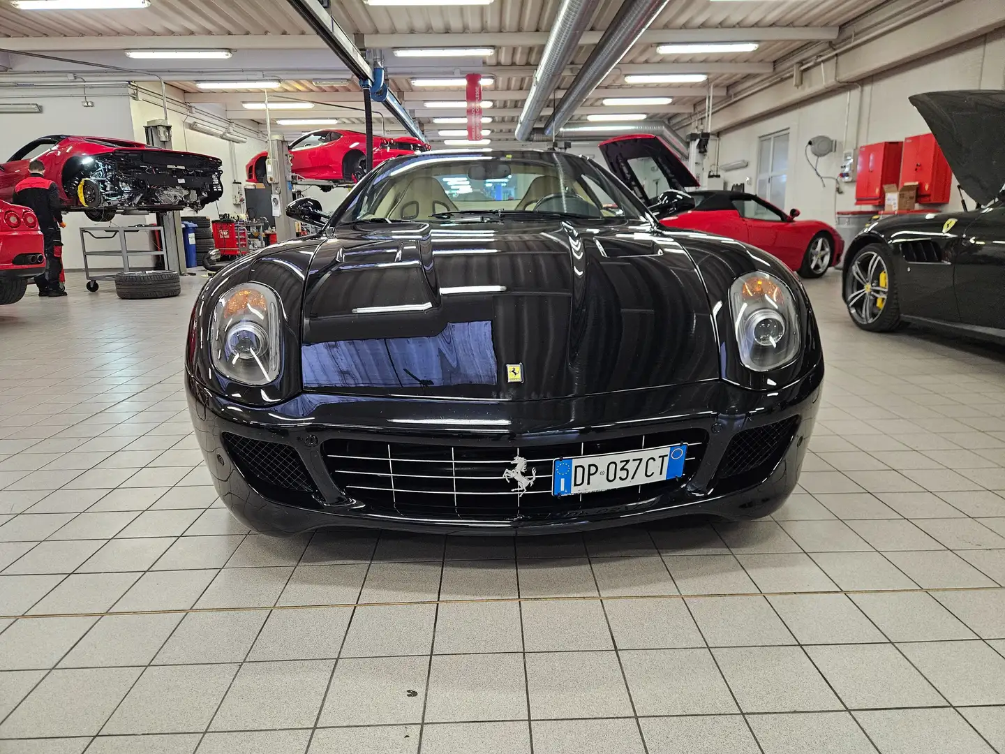 Ferrari 599 599 GTB Fiorano 6.0 F1 Nero - 2