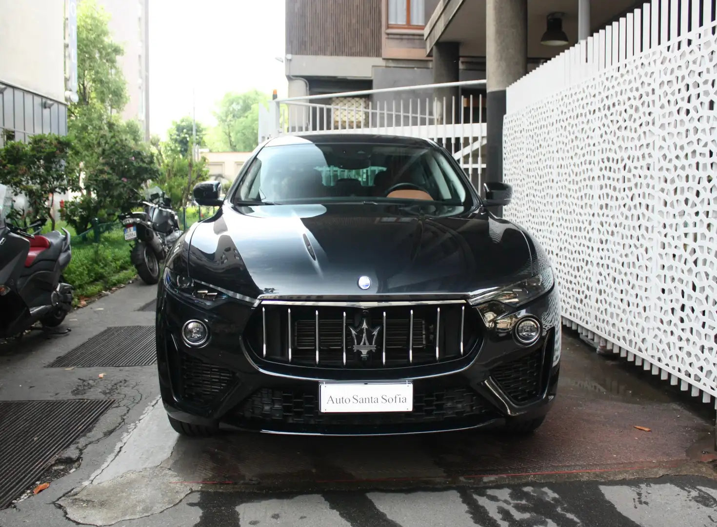 Maserati Levante Diesel 250CV-Gransport-ADAS-21"-360°camera-LED Schwarz - 2