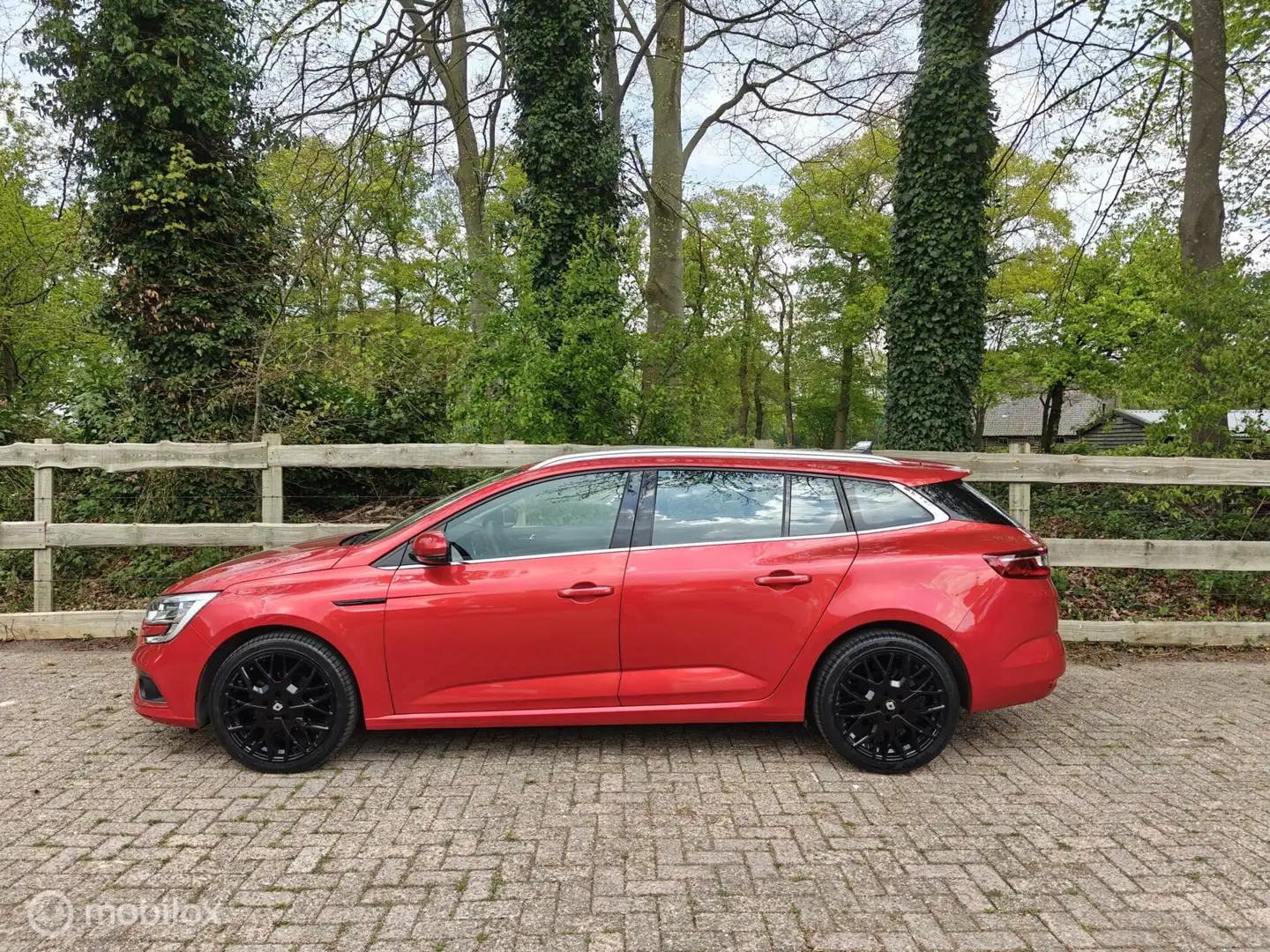 Renault Megane Estate 1.3 TCe Limited Automaat|18''Sportvelgen|Tr Rood - 2