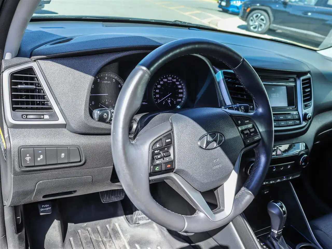 Hyundai TUCSON снимка Hyundai TUCSON
