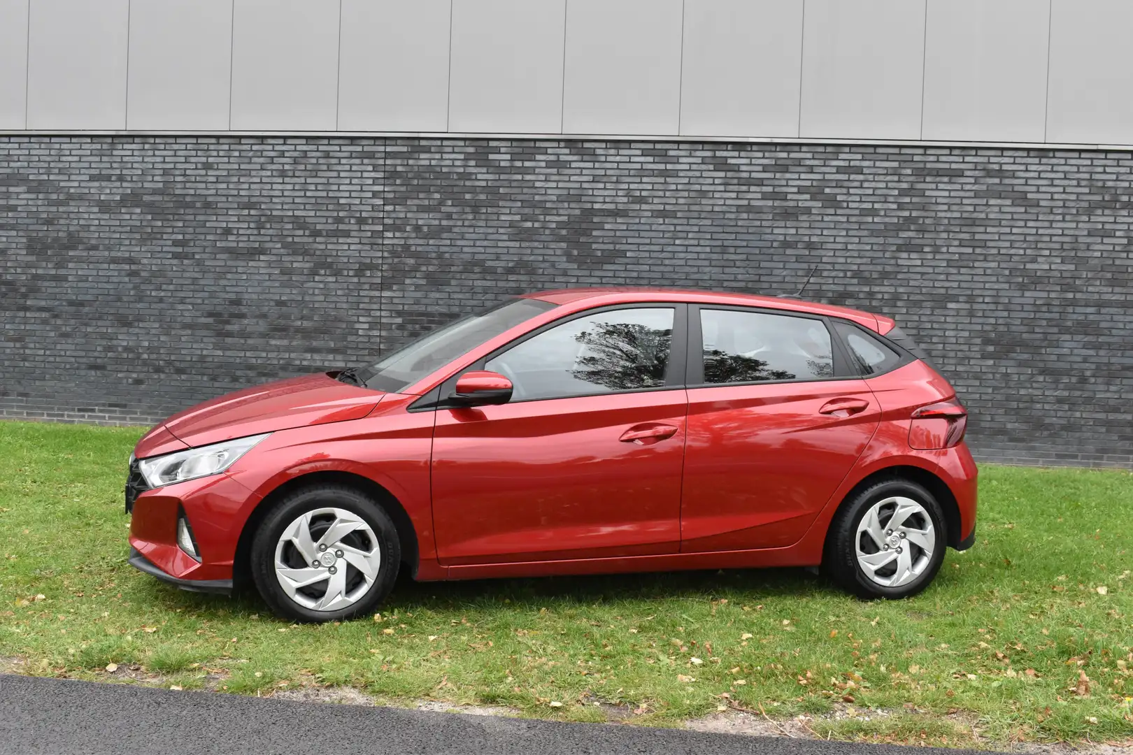 Hyundai i20 1.2 MPI i-Motion Airco stuur/stoel verwarming Rouge - 2
