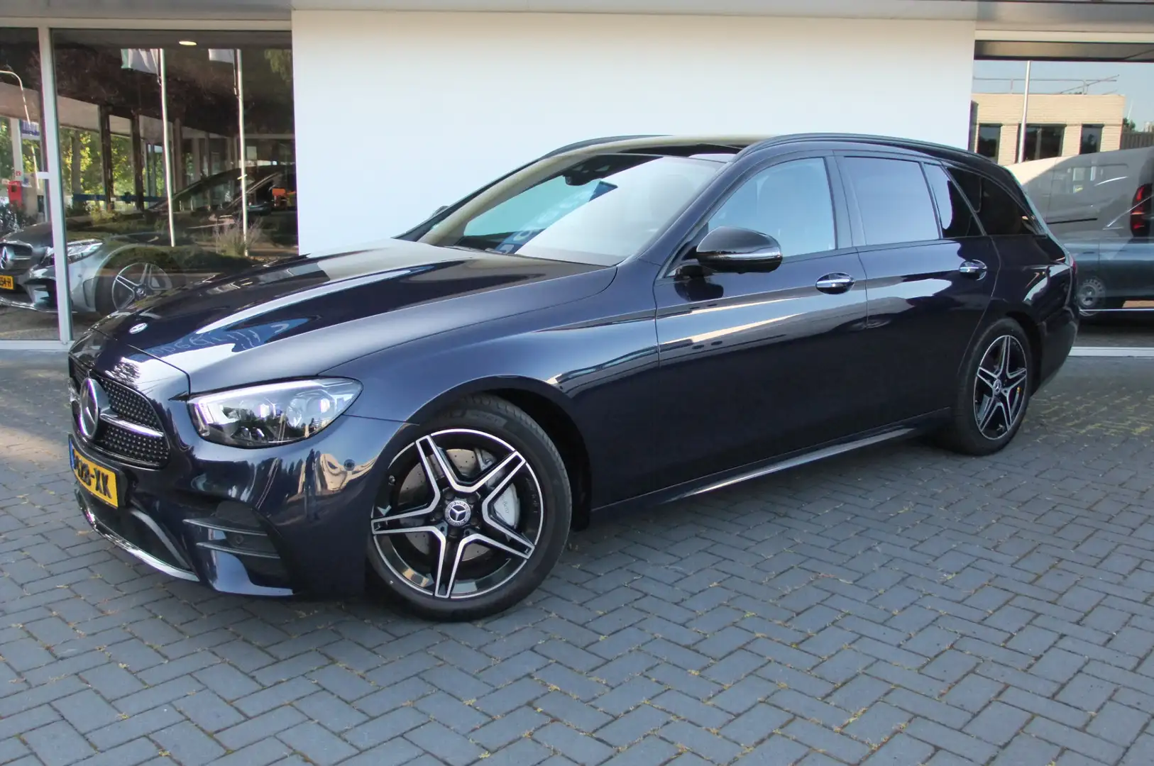Mercedes-Benz E 200 Estate Business Solution AMG / Facelift / Burmeste Blauw - 2