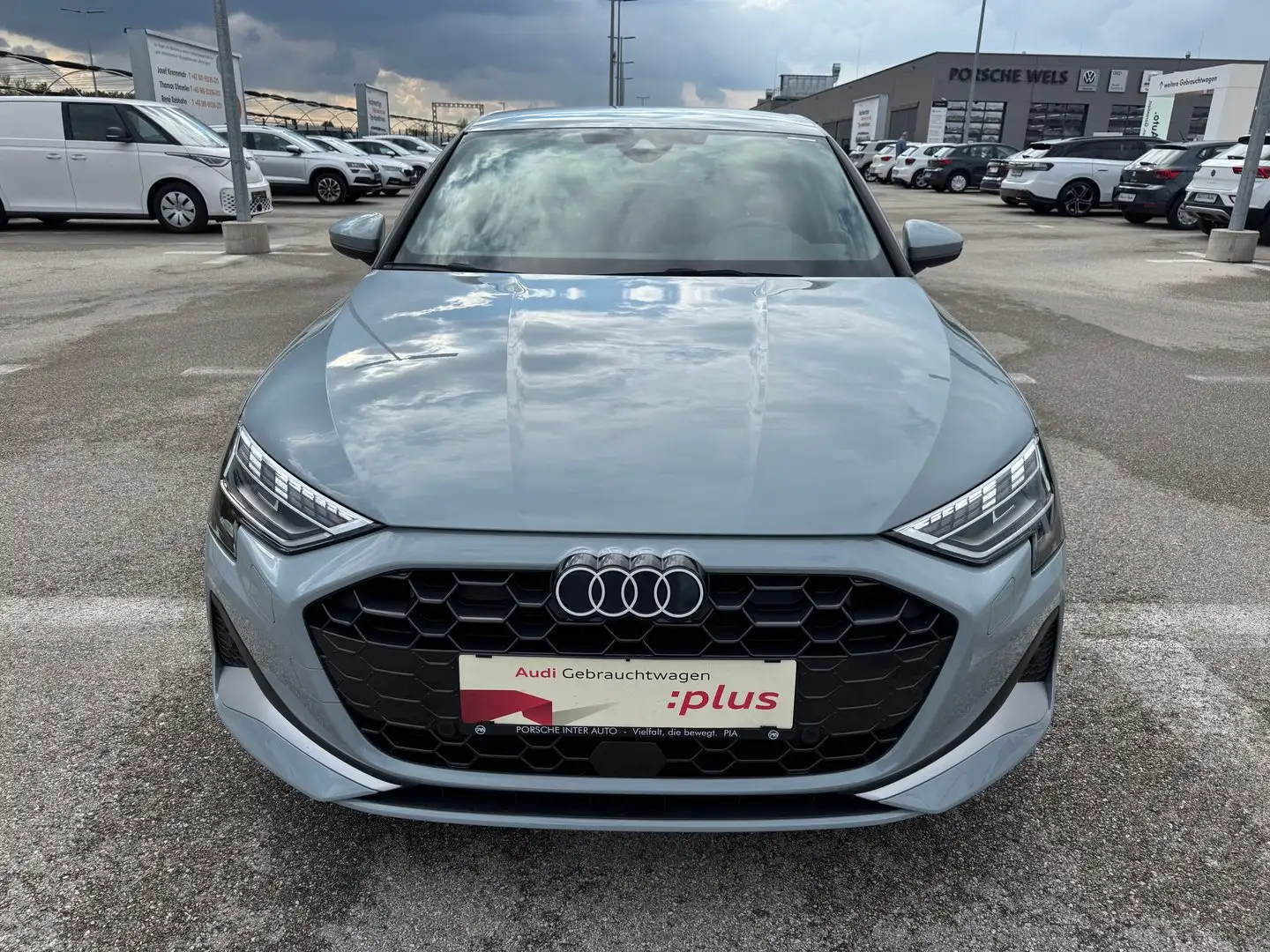 Audi A3 Limousine Grau - 2