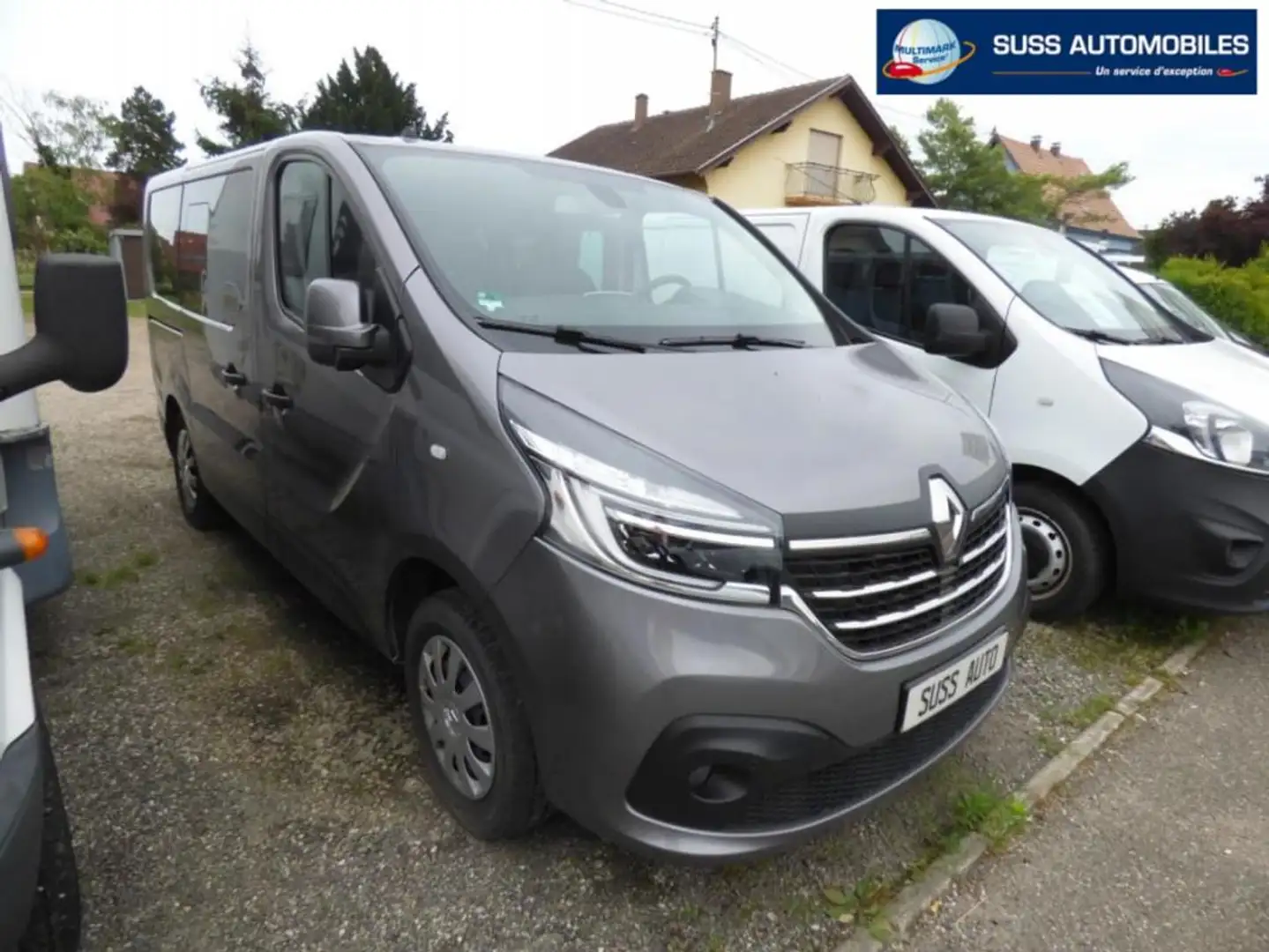 Renault Trafic COMBI MINIBUS L1 dCi 145 CH Energy S&S Life Gris - 2