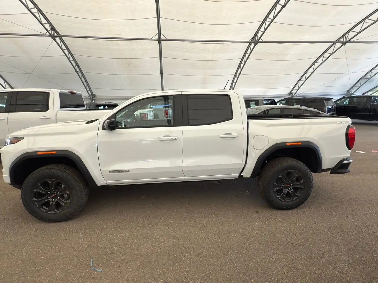 GMC Canyon снимка GMC Canyon