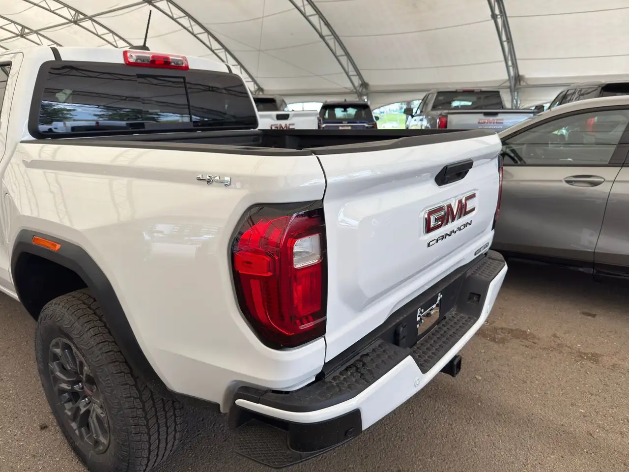 GMC Canyon снимка GMC Canyon