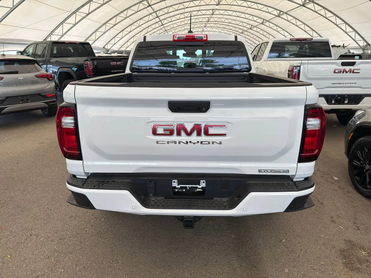 GMC Canyon снимка GMC Canyon