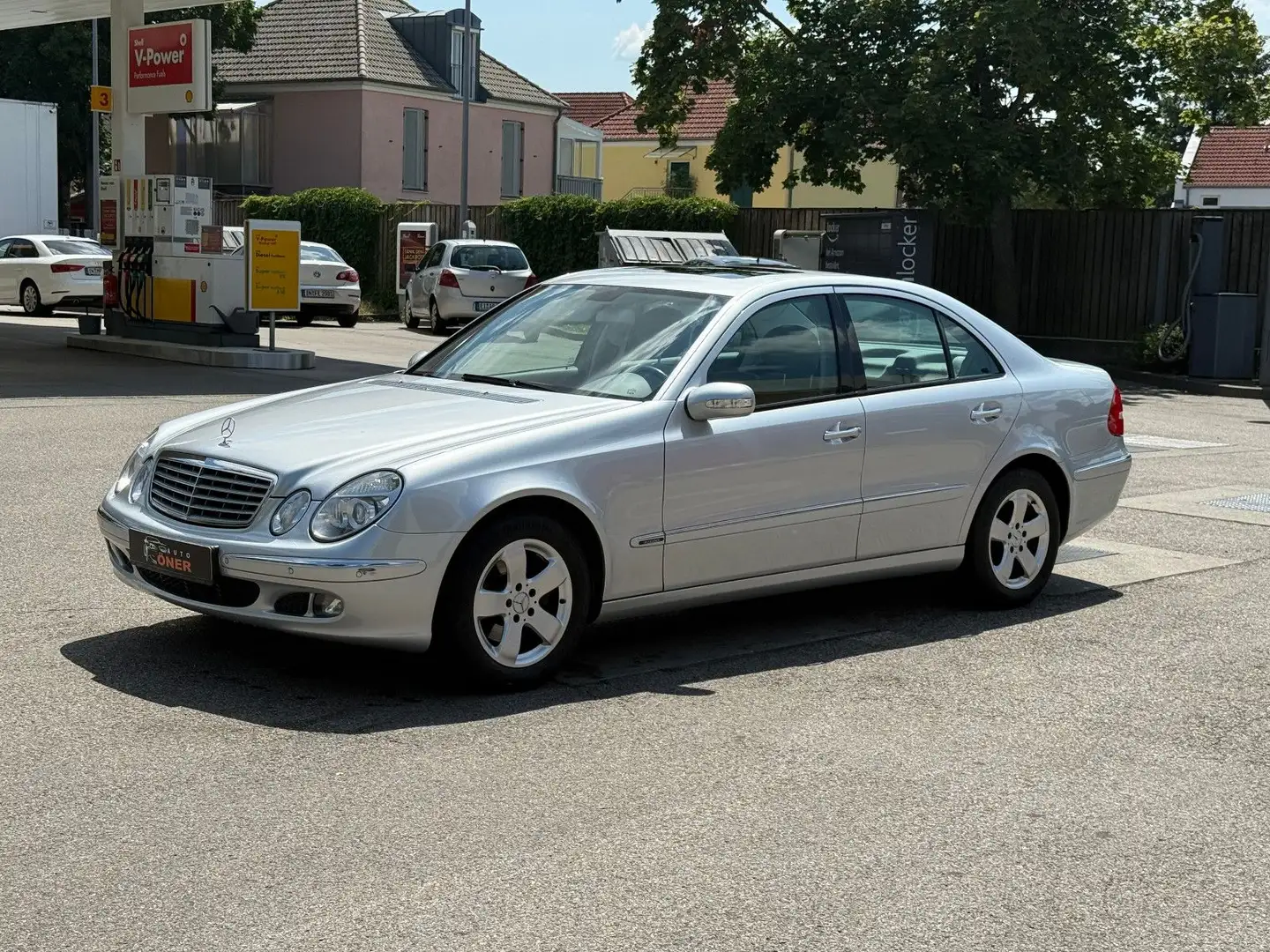 Mercedes-Benz E 220 CDI*Automatik*Klima*SHZ*Parktronik*EURO4* Silber - 1