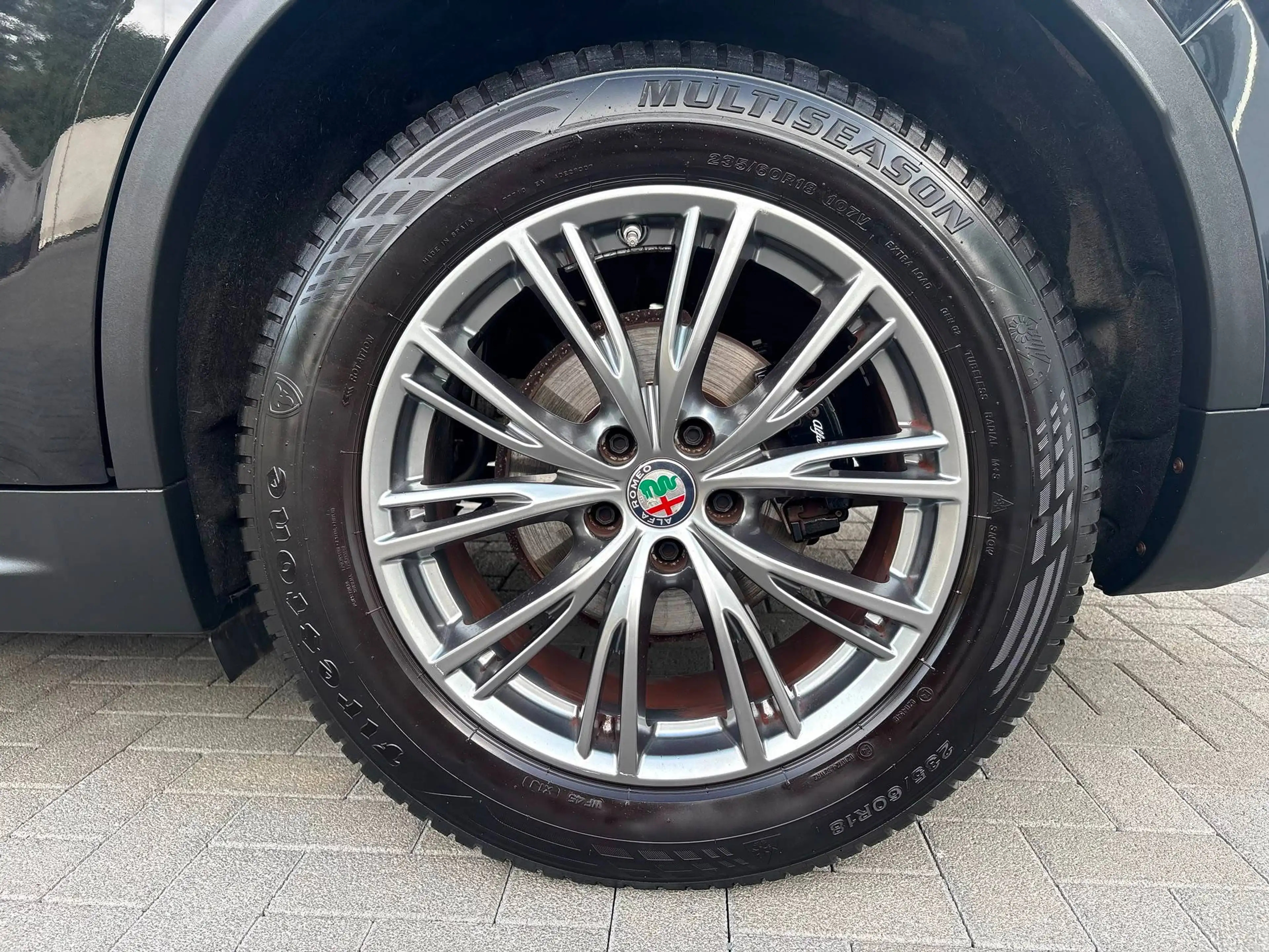 Alfa Romeo Stelvio Super Q4 — photo 13