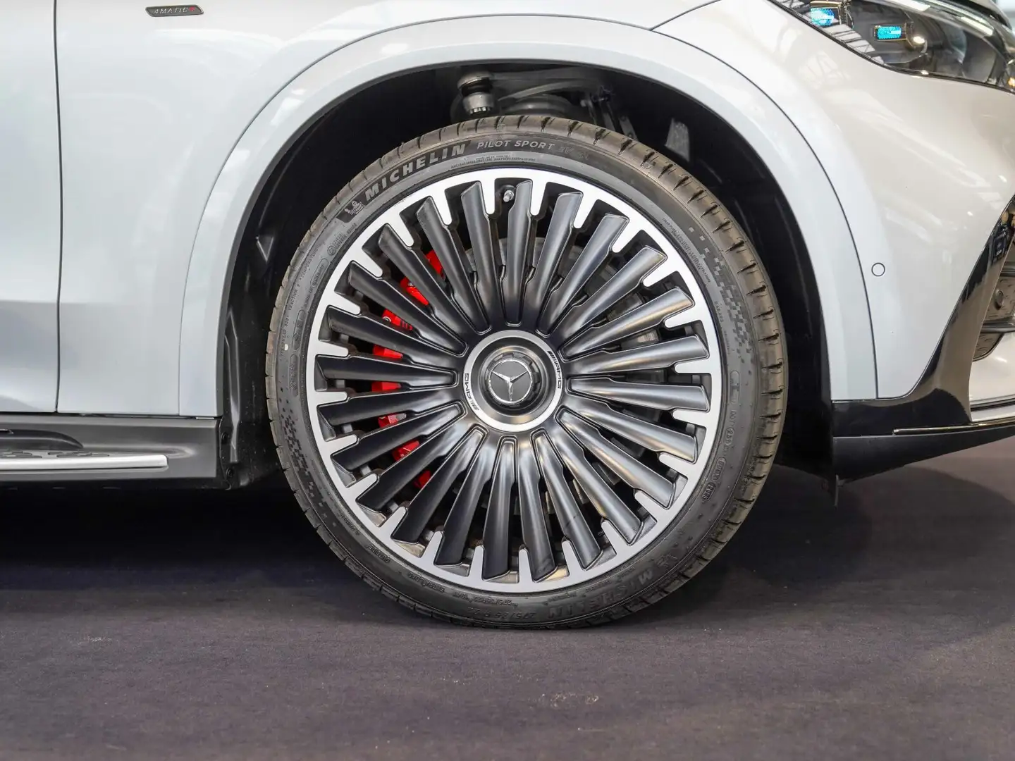 Mercedes-Benz EQE 53 EQE 53 AMG 53 4M Night I+II Hinterachslenkung Pano Серебристый - 2