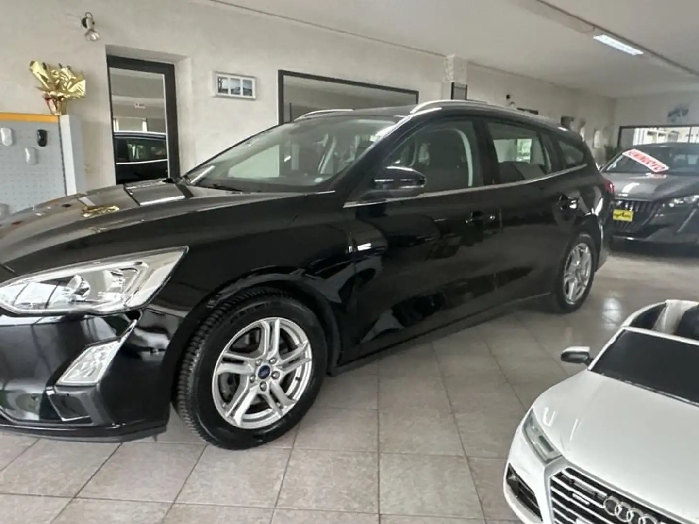 Ford Focus 1.5 EcoBlue 120 CV SW Business Nero - 2
