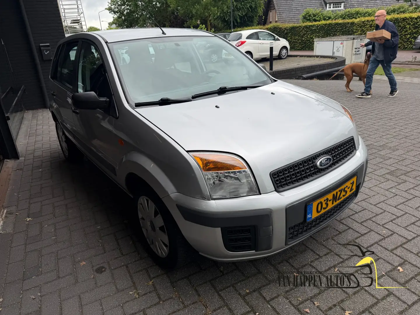 Ford Fusion 1.4-16V Cool & Sound Grau - 2