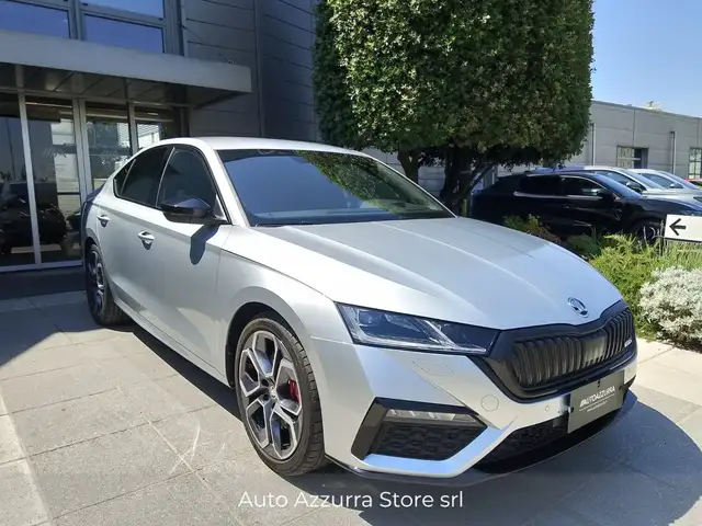 Skoda Octavia view 3