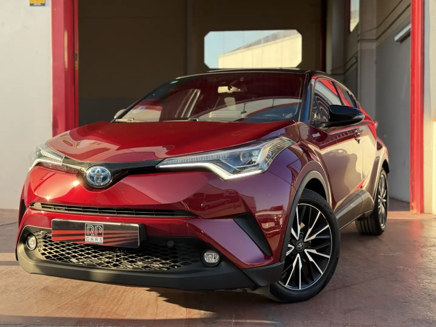 Toyota C-HR 125H Style Plus Burdeos - 2