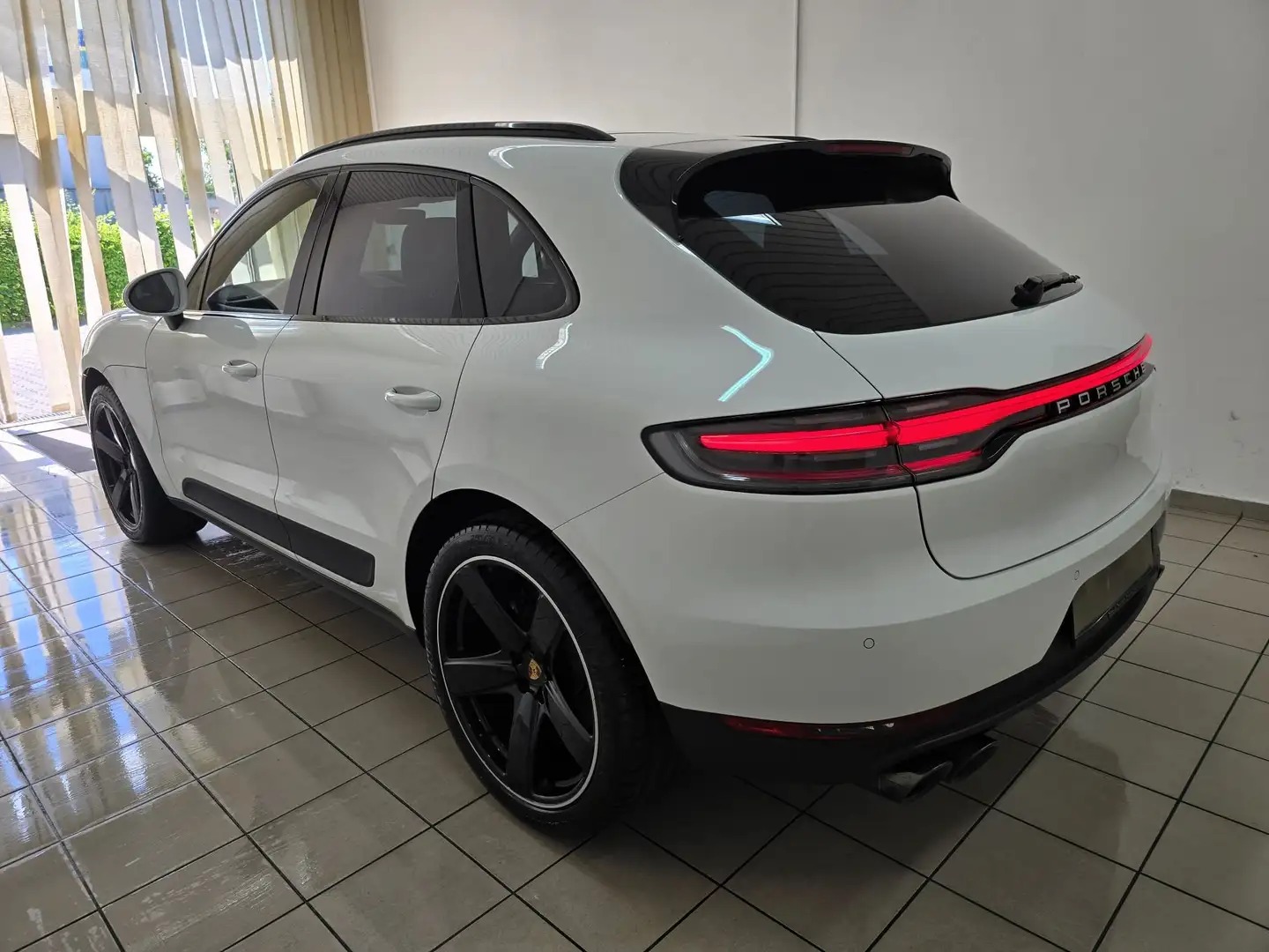 Porsche Macan Pano Luft Carbon Sthzg Bose ACC Sport Classic 21" Weiß - 2