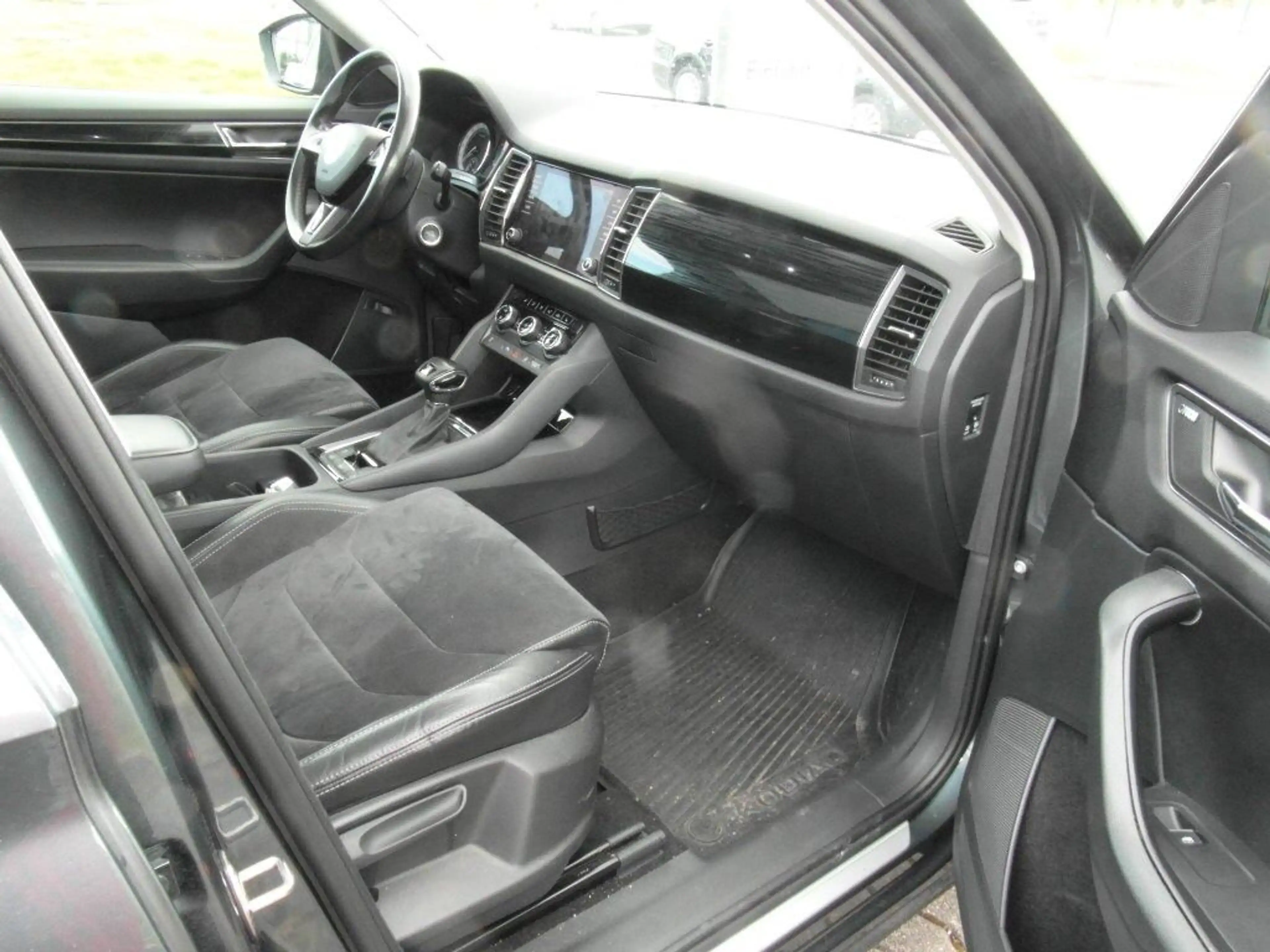 Skoda Kodiaq 2.0 TDI 140kW DSG 4x4,AHK,Panor, 7Sz,Navi — photo 9