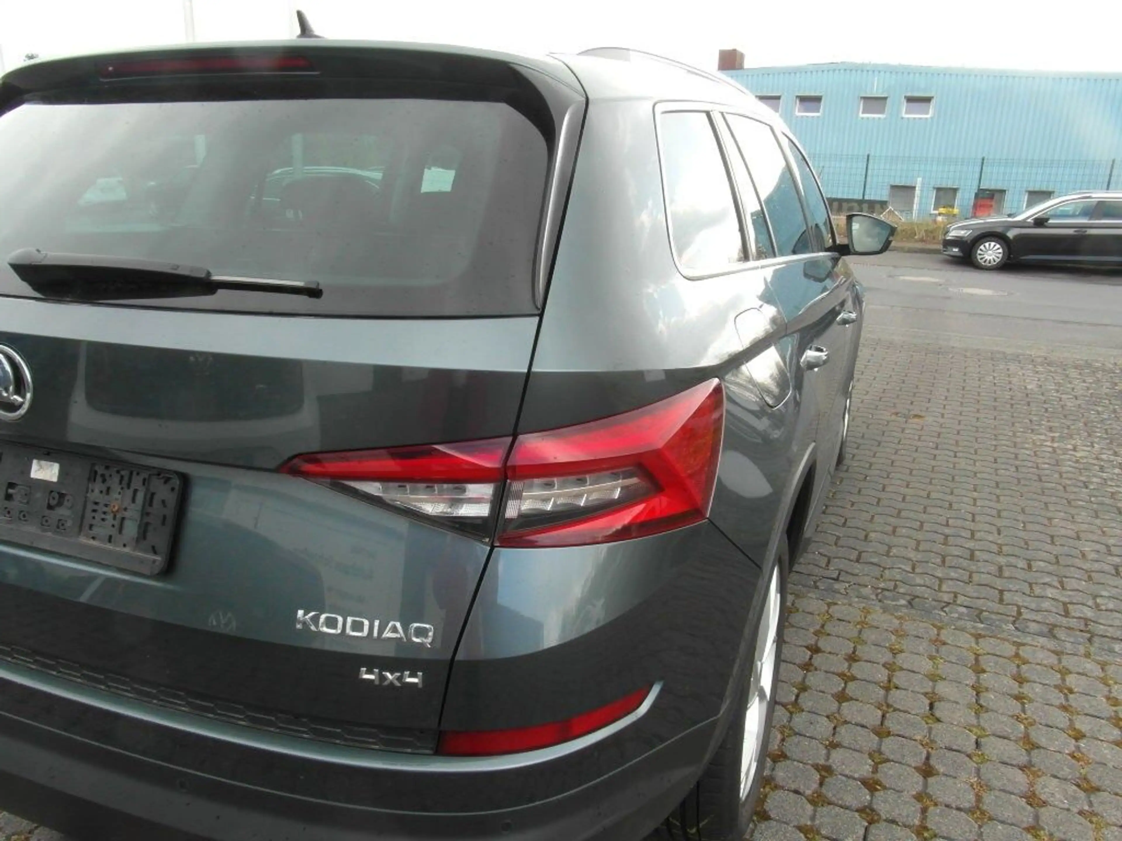 Skoda Kodiaq 2.0 TDI 140kW DSG 4x4,AHK,Panor, 7Sz,Navi — photo 4