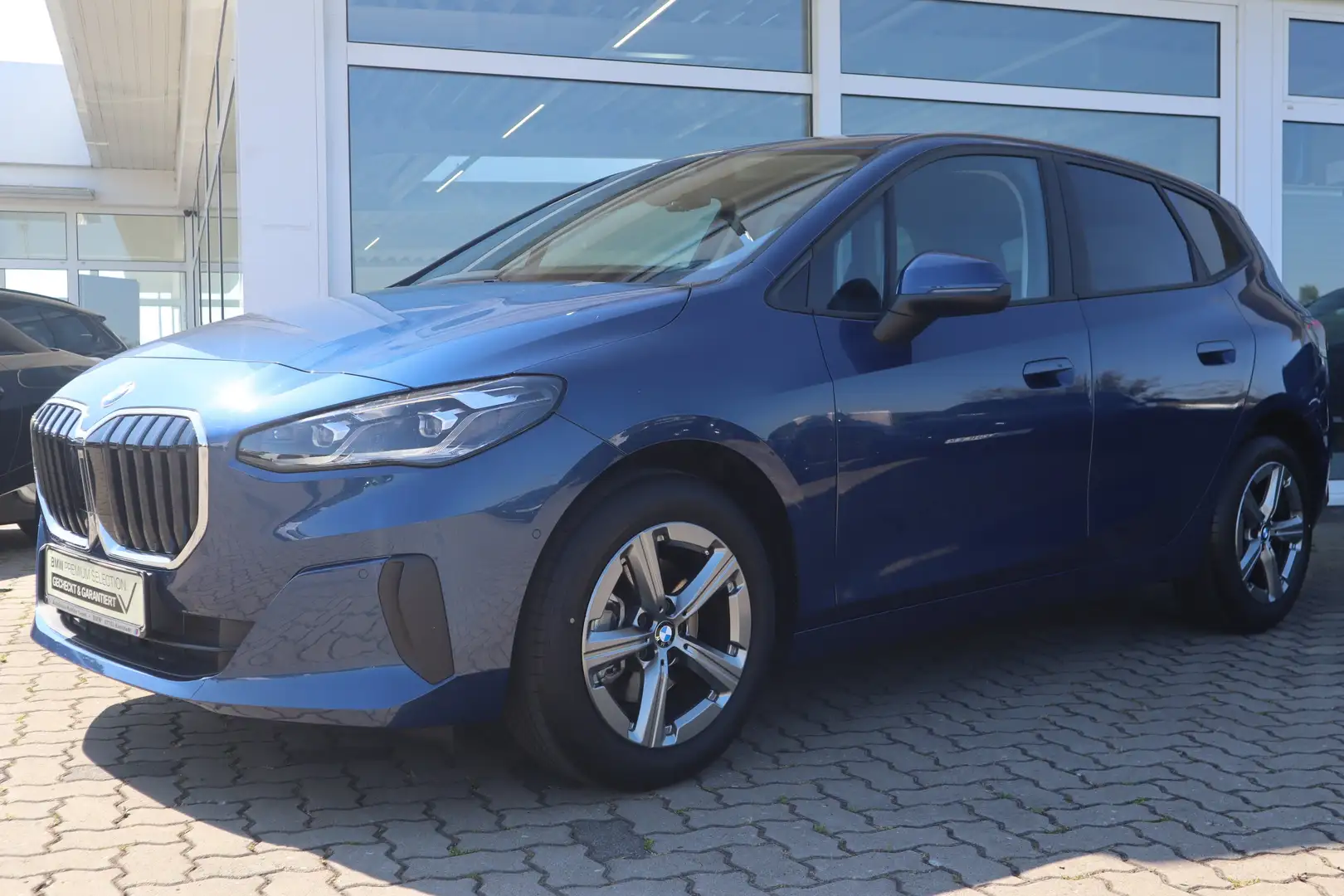 BMW 218 i Active Tourer DAB LED Komfortzg. AHK Shz Blauw - 1