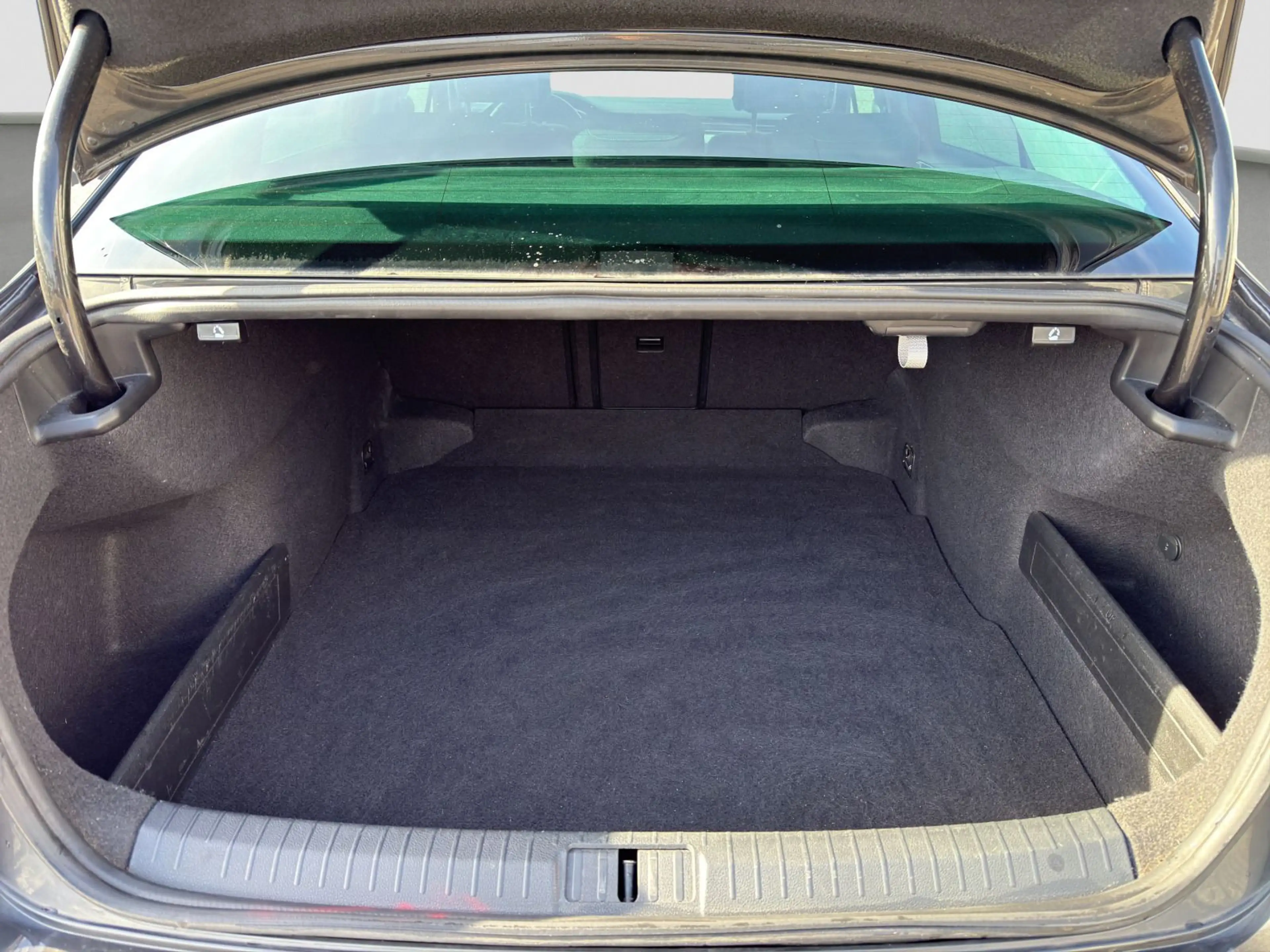 Volkswagen Passat 2.0 TDI Business (EURO 6d-TEMP) — photo 14