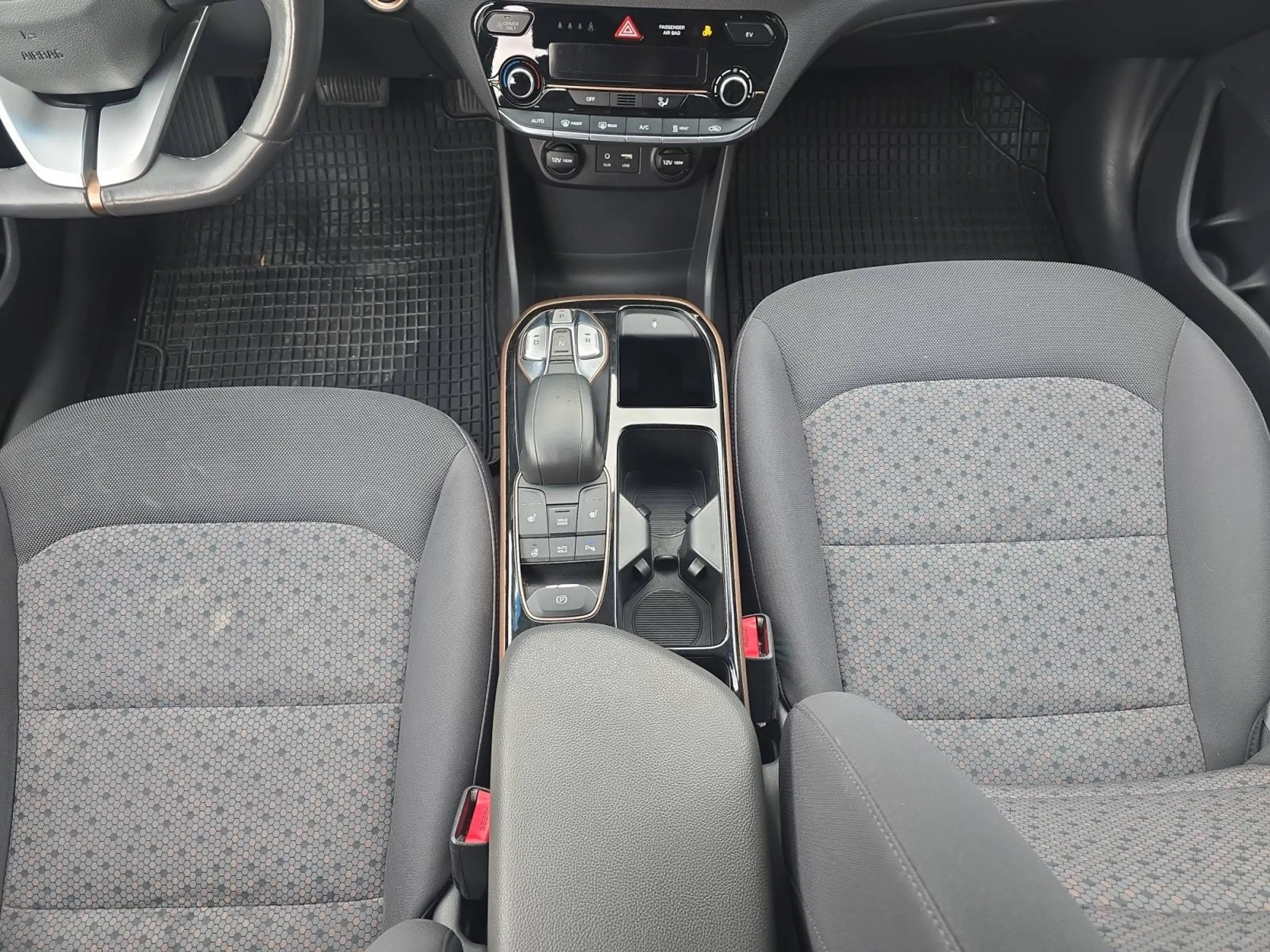 Hyundai IONIQ Trend Elektro — photo 12