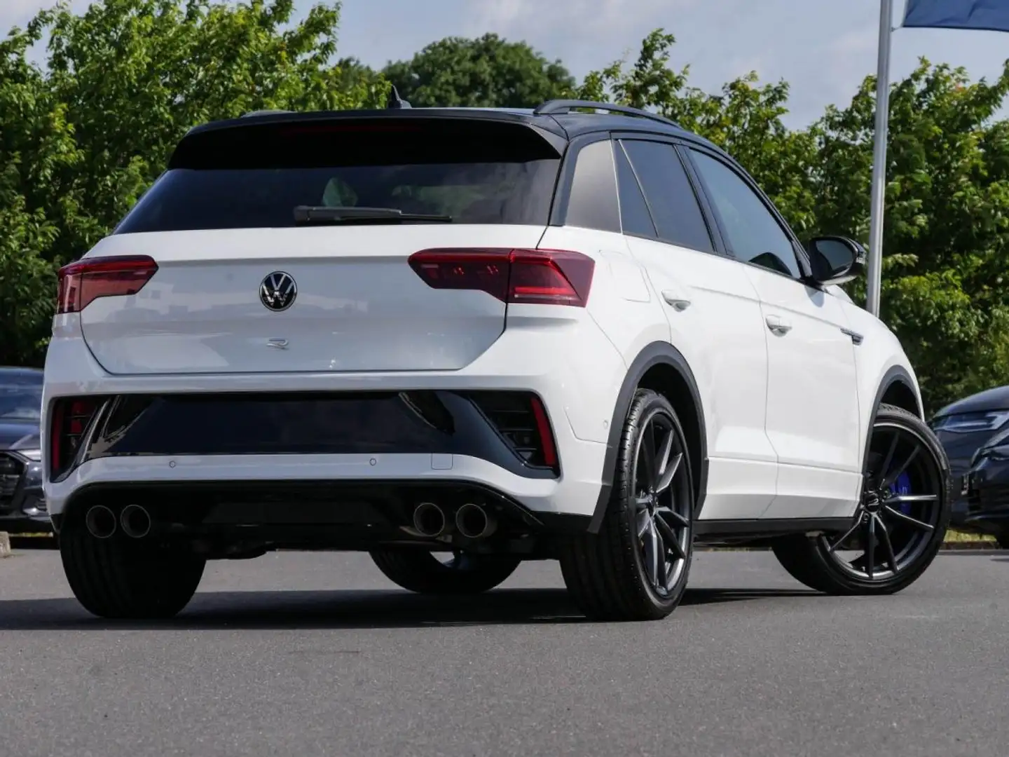 Volkswagen T-Roc R 2.0 TSI DSG 4MOTION Pano AHK Akrapo. 19Zoll LED- Weiß - 2
