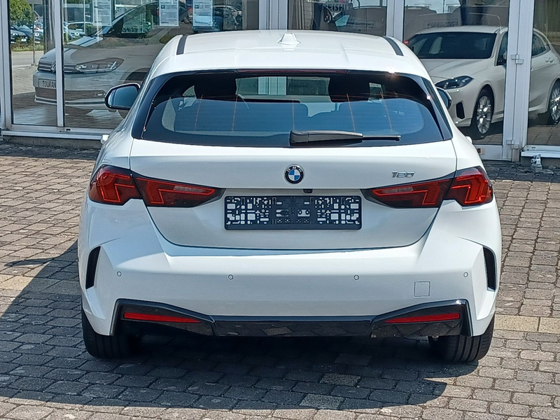 BMW 120 Limousine ACC Innov.-paket HUD Kgo 3DV AHK — photo 4