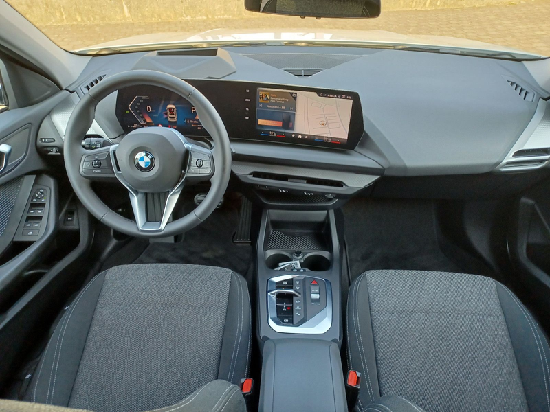 BMW 120 Limousine ACC Innov.-paket HUD Kgo 3DV AHK — photo 8