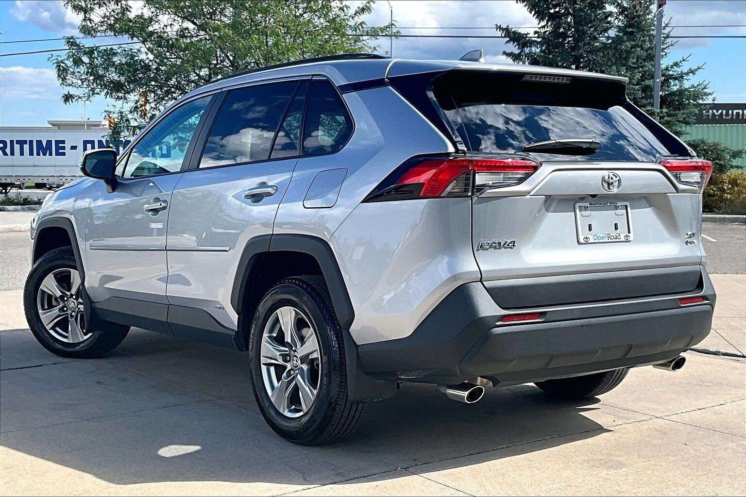 2025 Toyota RAV4 HYBRID XLE | SUNROOF | TOYOTA CERTIFIED!!! — снимка 4