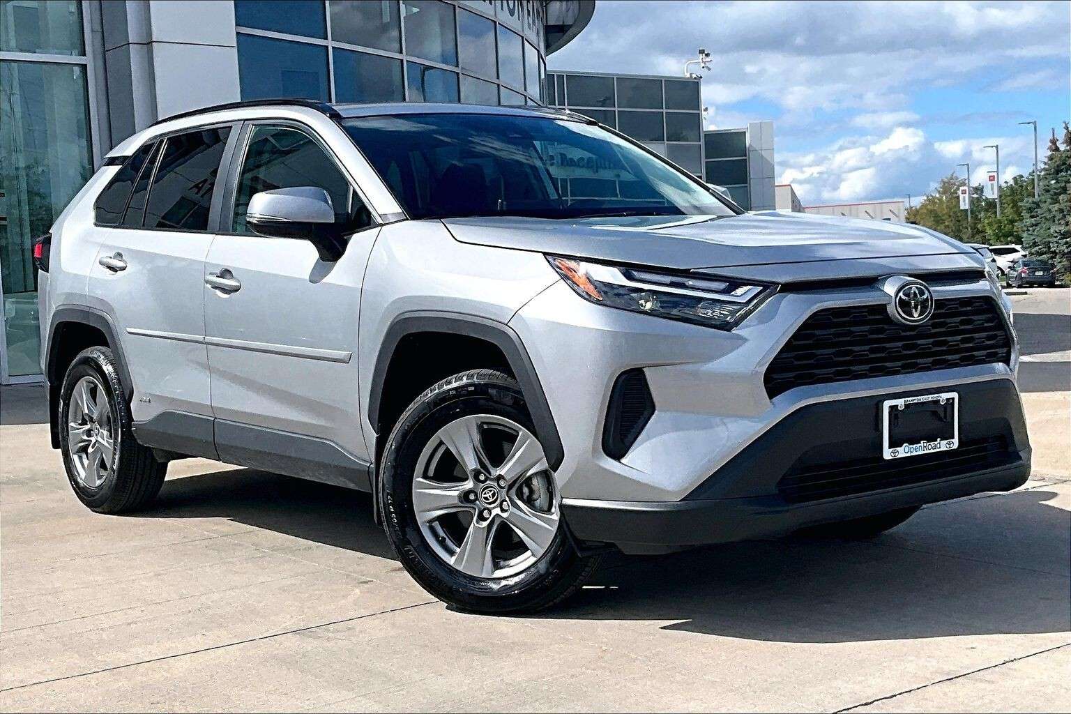2025 Toyota RAV4 HYBRID XLE | SUNROOF | TOYOTA CERTIFIED!!! — снимка 3