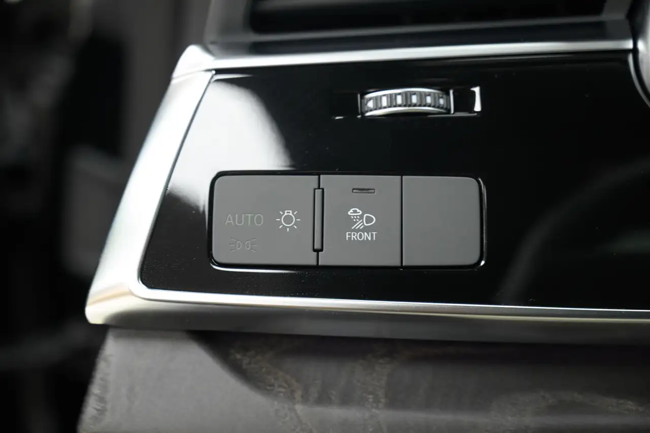 Audi Q8 снимка Audi Q8