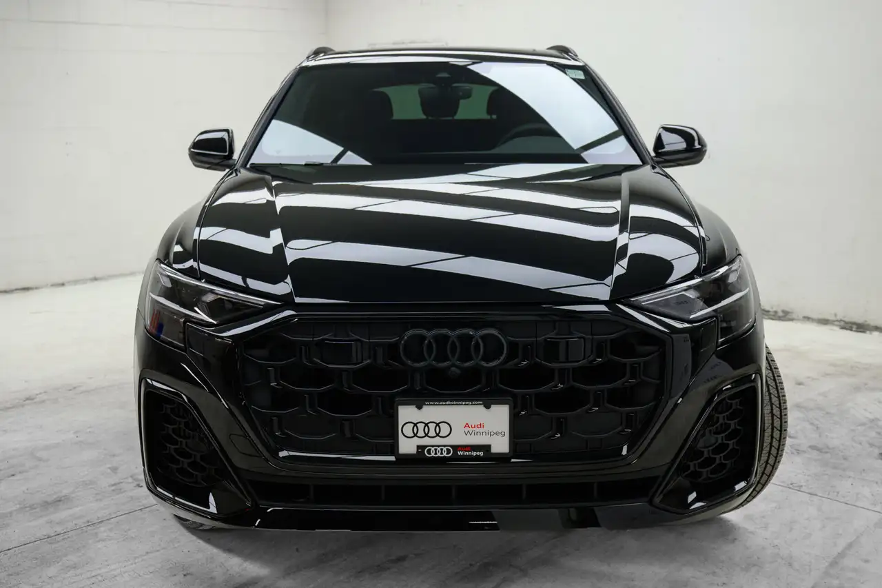 Audi Q8 снимка Audi Q8