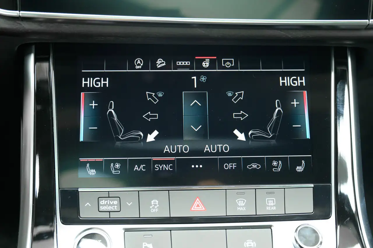 Audi Q8 снимка Audi Q8