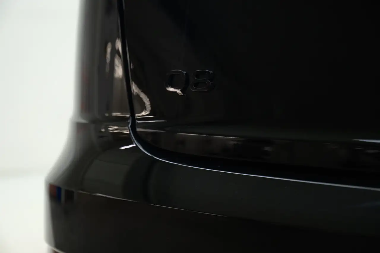 Audi Q8 снимка Audi Q8