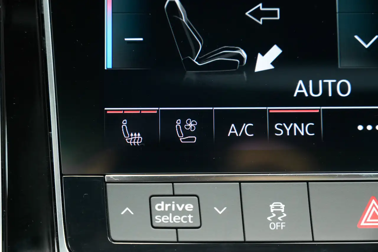 Audi Q8 снимка Audi Q8