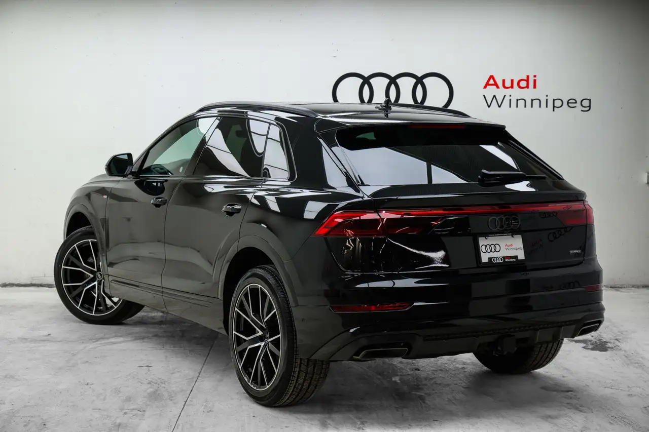 Audi Q8 снимка Audi Q8