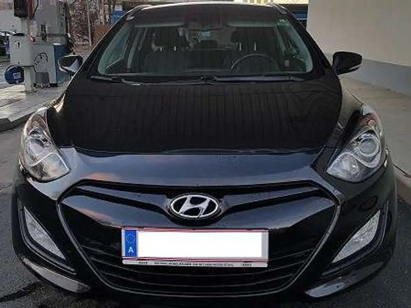 Hyundai i30 i30 CW 1,6 CRDi Premium DPF Premium Schwarz - 2