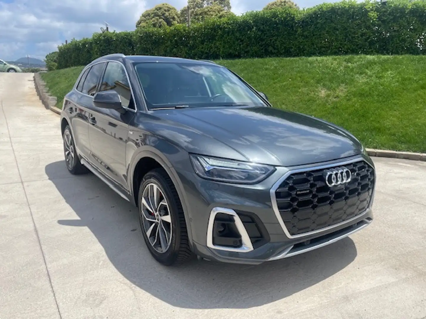 Audi Q5 40 TDI 204 CV quattro S tronic S line Grigio - 2