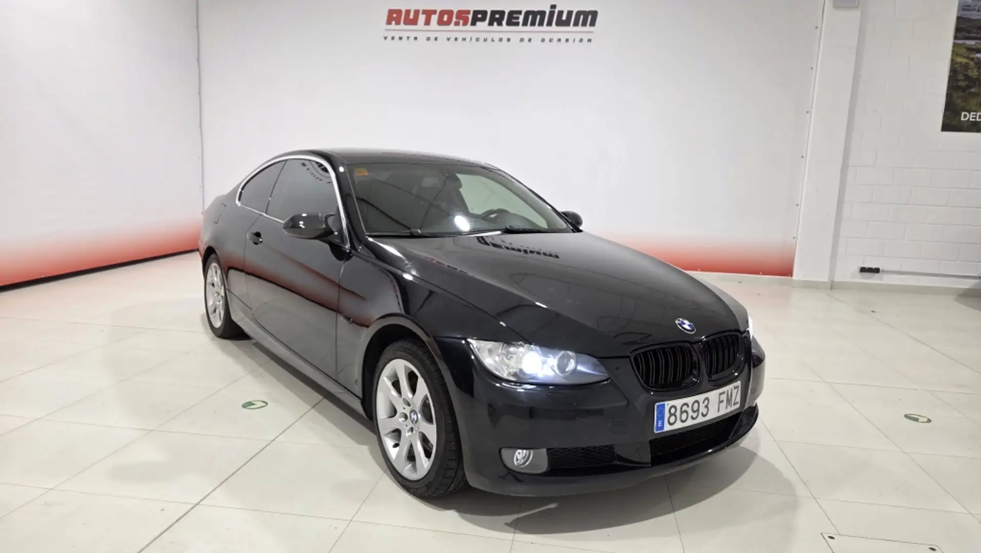 BMW 330 330i Coupé Schwarz - 2